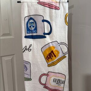 Gilmore Girls Plush Throw - Cream with Multicolor Mug Print